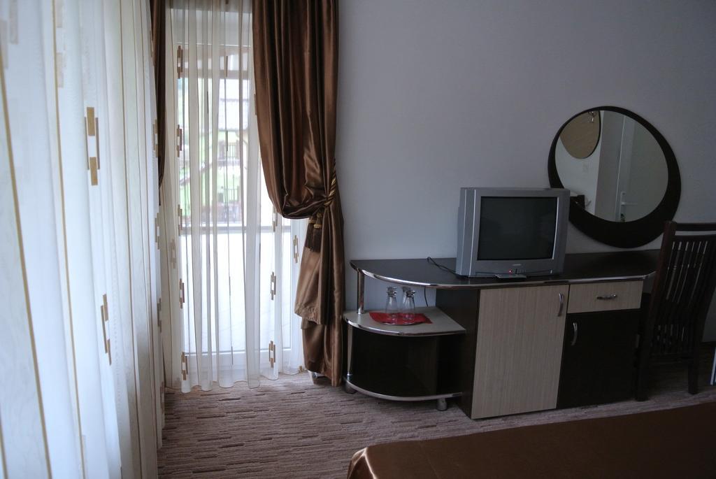 Pensiune Restaurant Piatra Craiului Dîmbovicioara المظهر الخارجي الصورة
