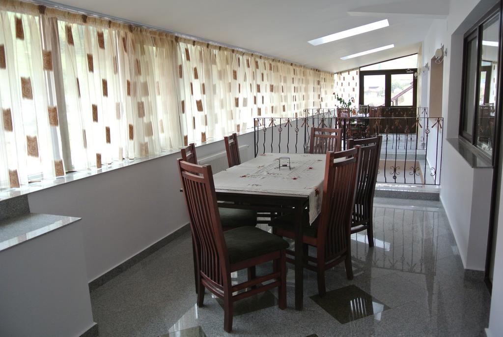 Pensiune Restaurant Piatra Craiului Dîmbovicioara المظهر الخارجي الصورة