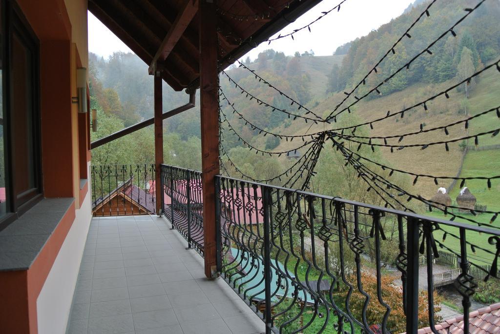 Pensiune Restaurant Piatra Craiului Dîmbovicioara المظهر الخارجي الصورة